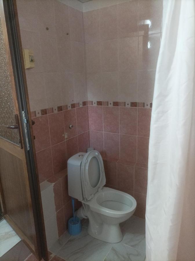Семейный Дворик סוקהום מראה חיצוני תמונה